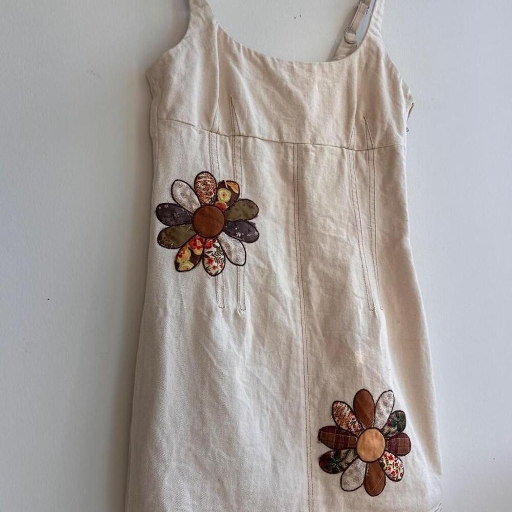 Upcycled Urban Outfitters 100% cotton mini dress daisy embroidered appliqué